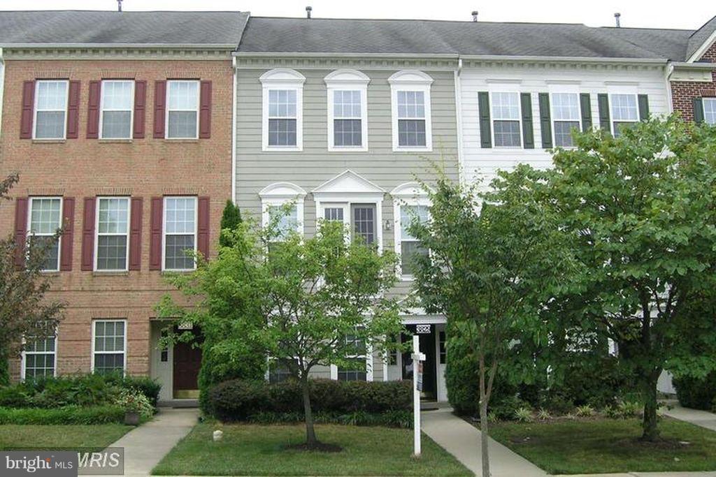 VILLAGES OF URBANA - Residential Lease