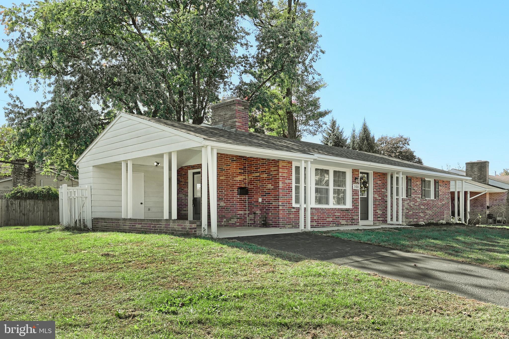 200 W MAIN STREET