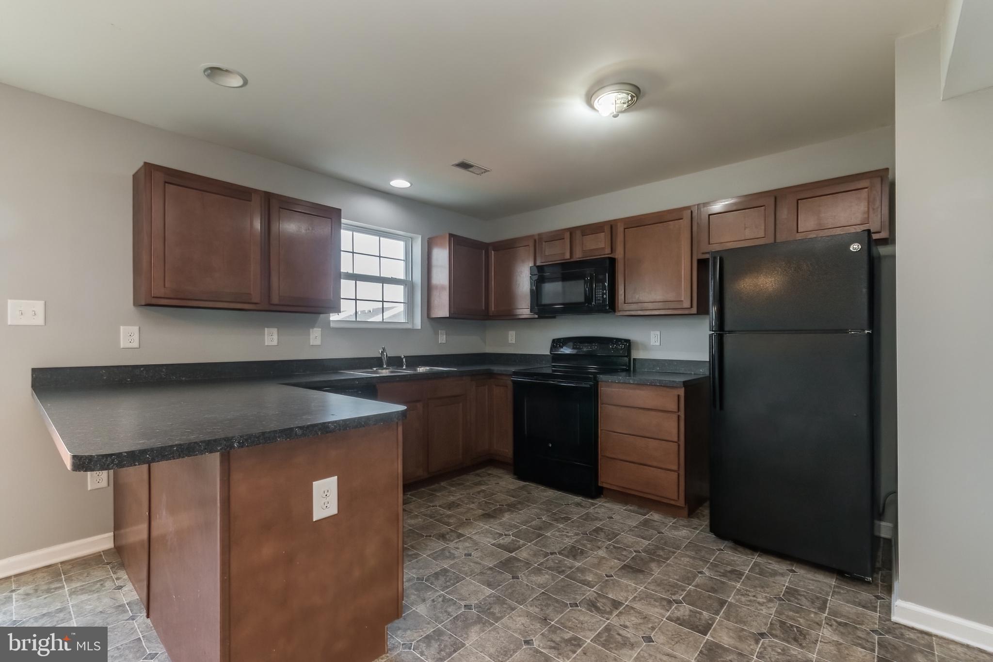 INWOOD VILLAGE - Residential