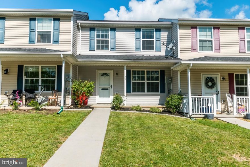 This 3 bedroom townhouse features an open floor plan and a convenient location just minutes off the highway.   The main living spaces are all connected by a large eat-in kitchen with upgraded cabinets, storage pantry, and counter height bar.  This main floor features a half bathroom and the combination living room and dining room that leads out to a fenced rear yard.  New carpet and fresh paint was just finished in all of the rooms. The upstairs is highlighted by a well-sized owner's suite with primary bedroom, walk-in closet, and en suite bathroom.  The second floor spaces also include the two guest bedrooms, guest bathroom, and the included laundry.  Often overlooked, the freshly landscaped covered front porch, storm door, concrete back patio, and privacy fencing in the back yard allow for a fun and flexible outdoor lifestyle.