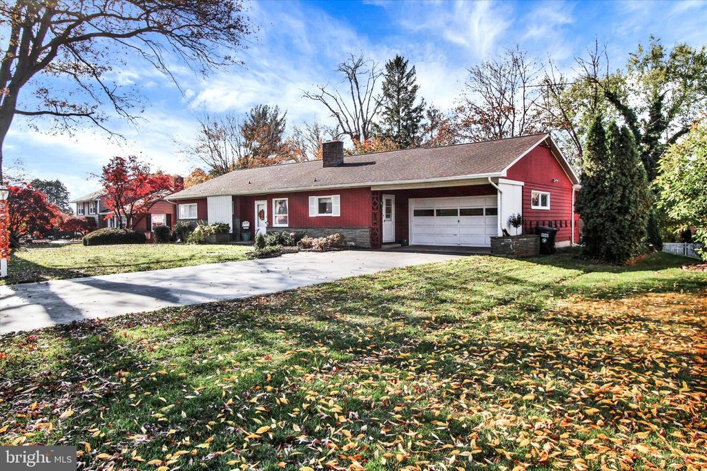 Photo of 56 Ridge View Drive, Leola, PA 17540 (MLS # PALA2043402)