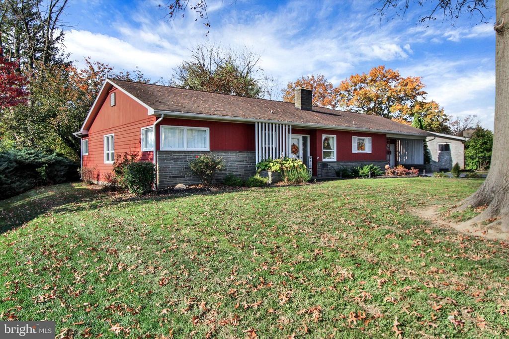 Photo of 56 Ridge View Drive, Leola, PA 17540 (MLS # PALA2043402)