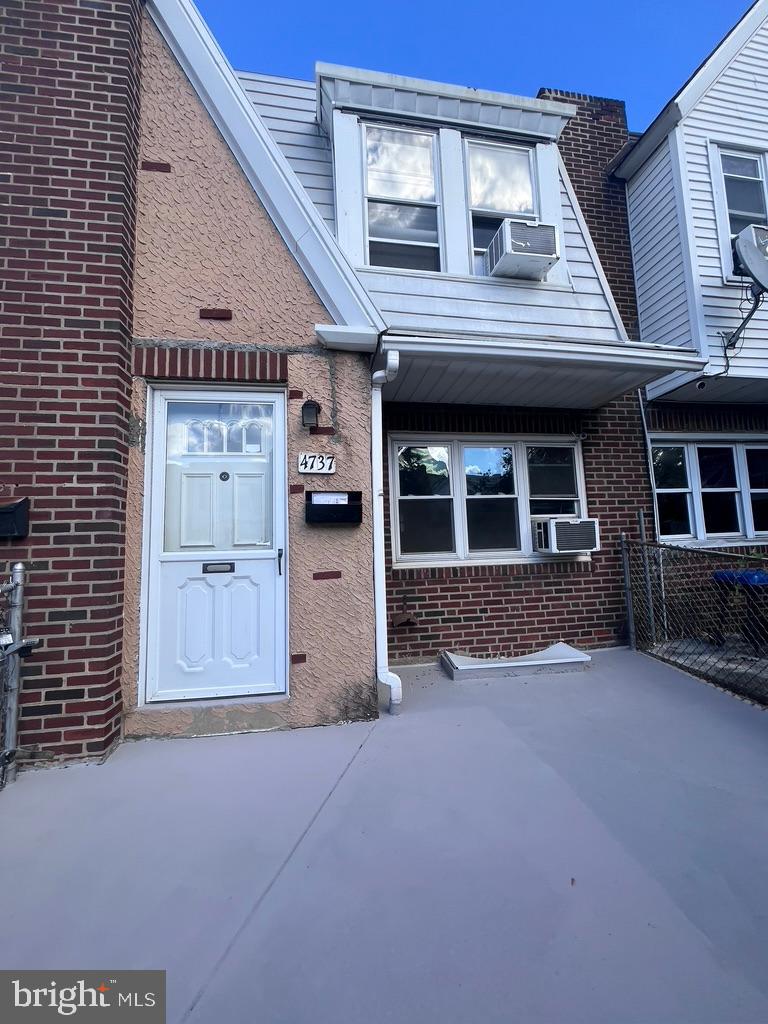 HOLMESBURG - Residential Lease