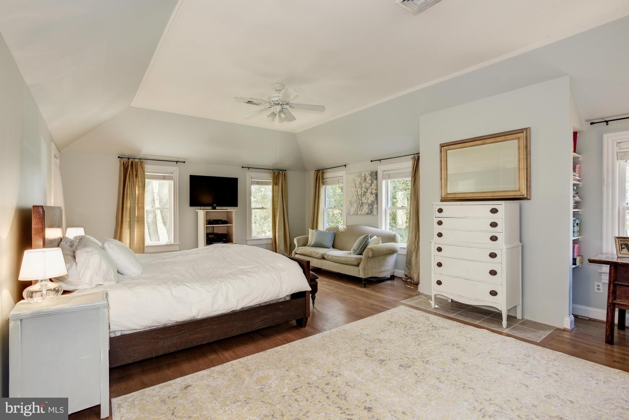 KENSINGTON - Residential