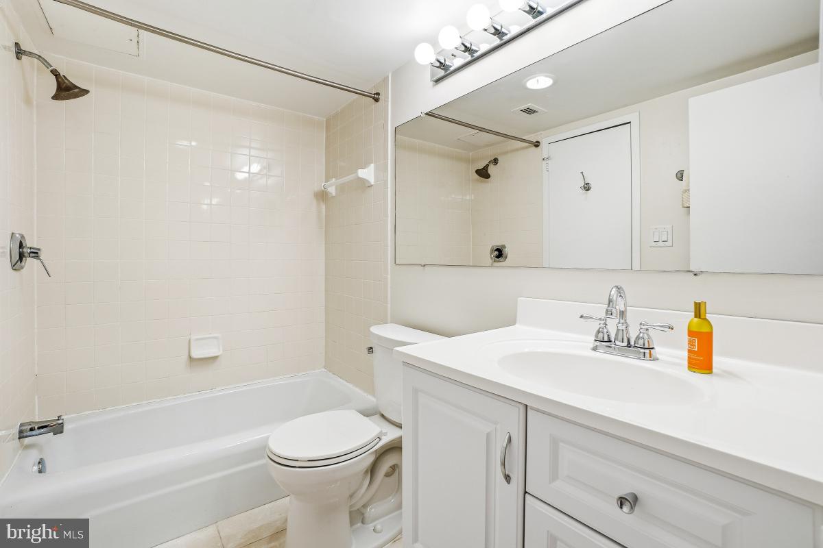 RIVIERA OF CHEVY CHASE - Residential