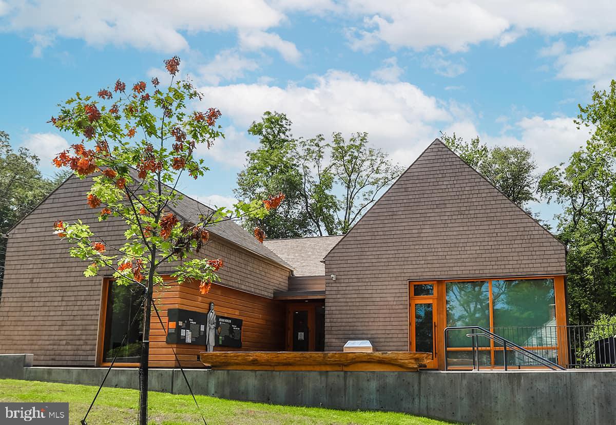 RIVIERA OF CHEVY CHASE - Residential
