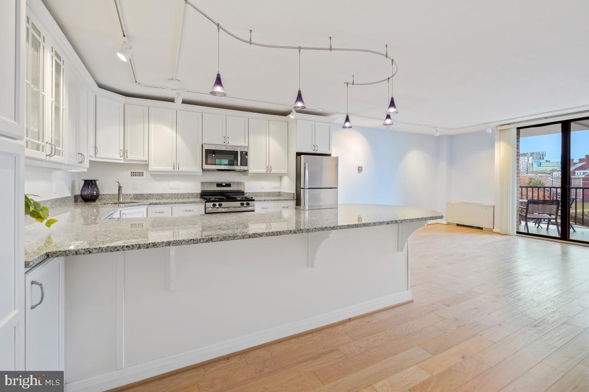 RIVIERA OF CHEVY CHASE - Residential