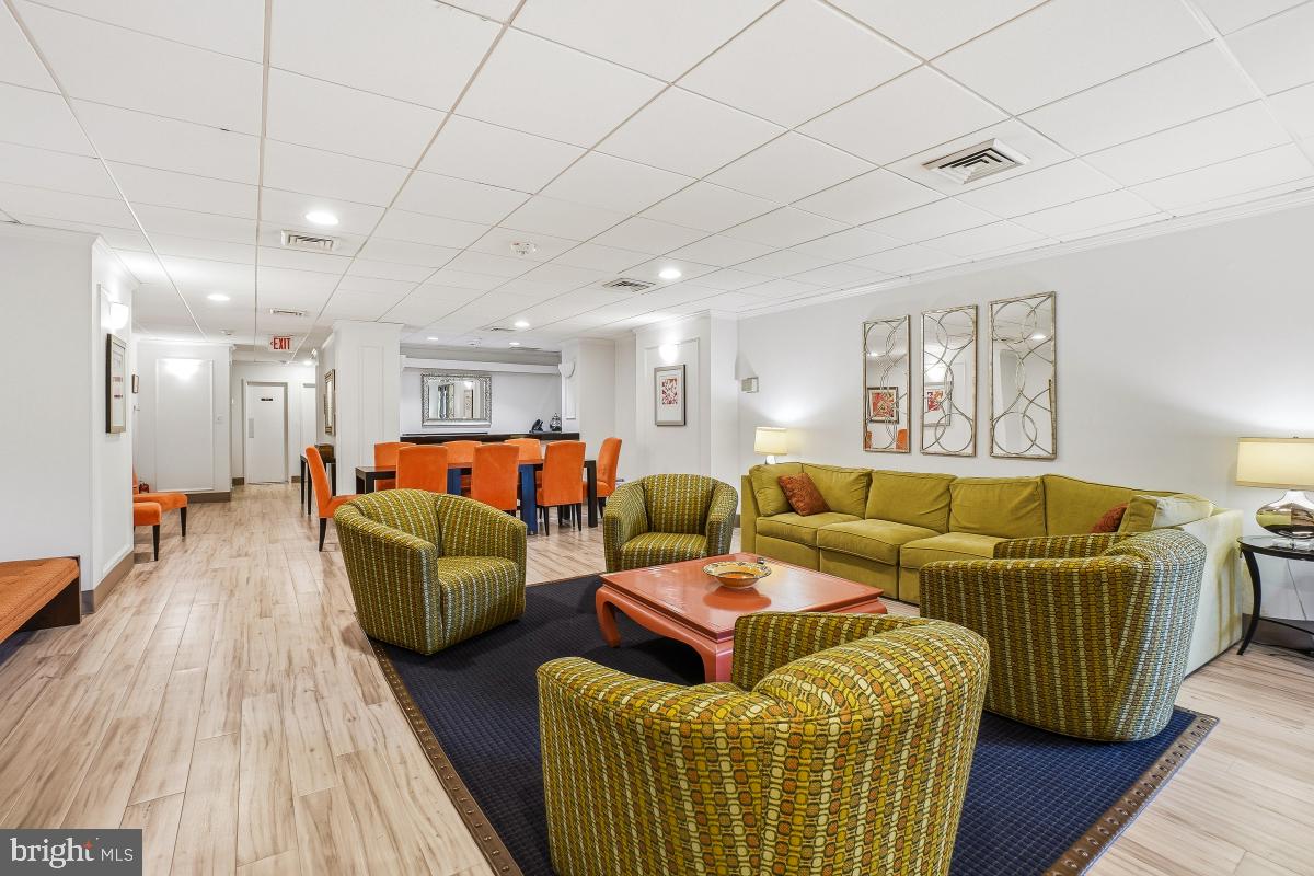 RIVIERA OF CHEVY CHASE - Residential