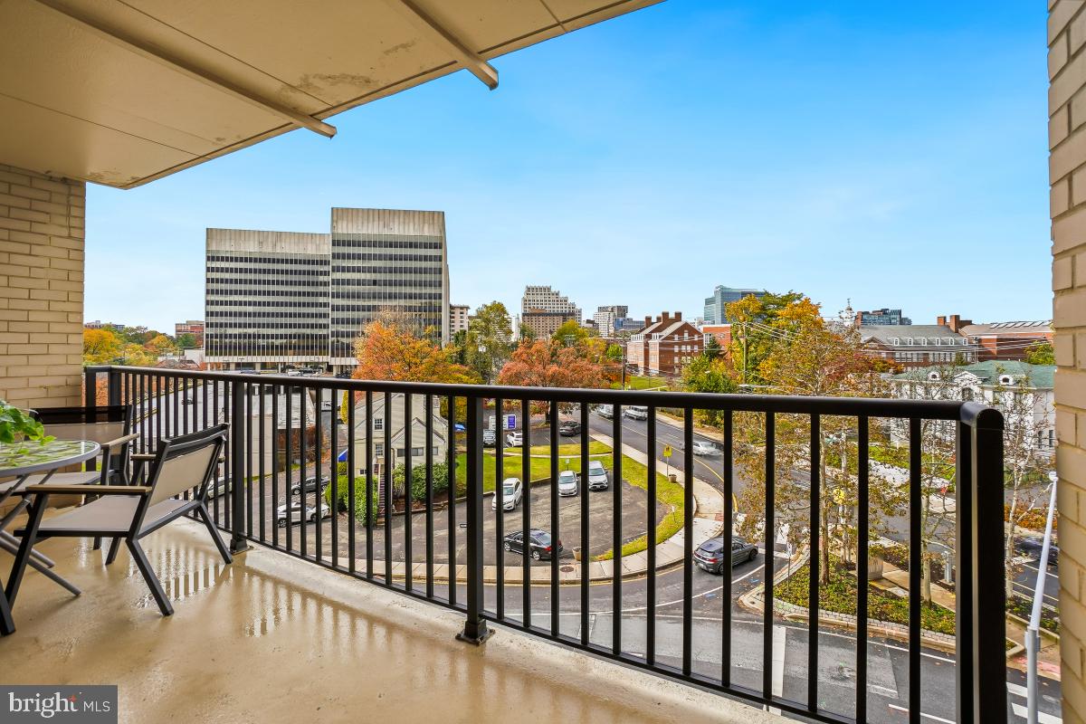 RIVIERA OF CHEVY CHASE - Residential