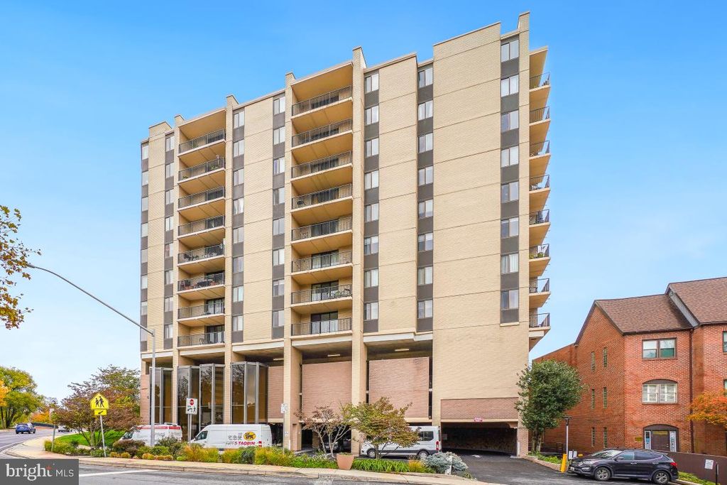 Photo of 4242 E West Highway #514, CHEVY CHASE, MD 20815 (MLS # MDMC2206562)