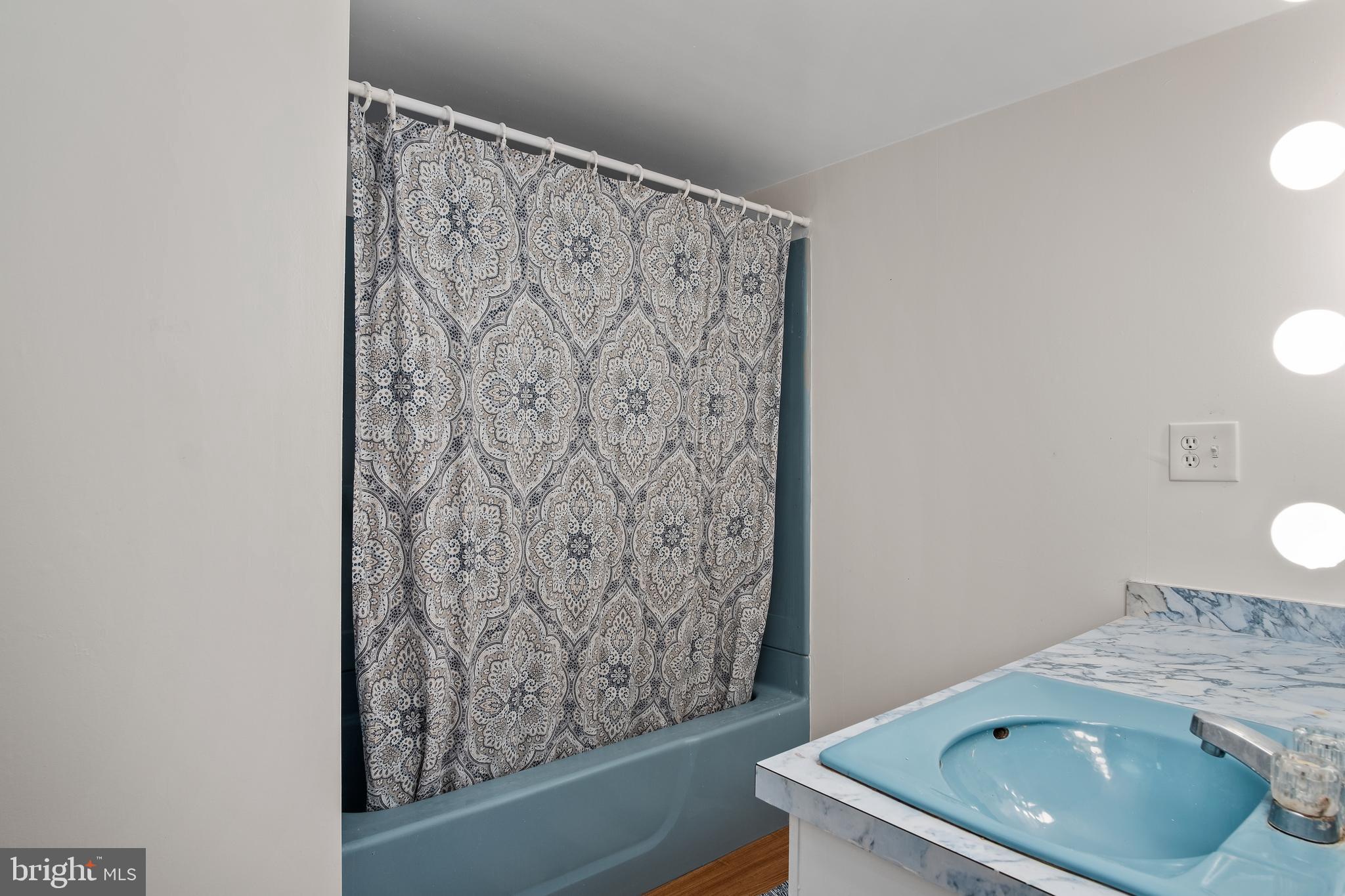 BARCROFT FOREST - Residential