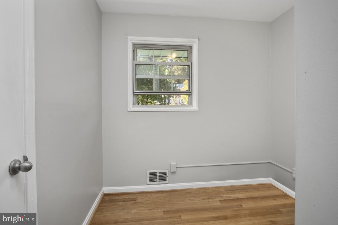 BARCROFT FOREST - Residential