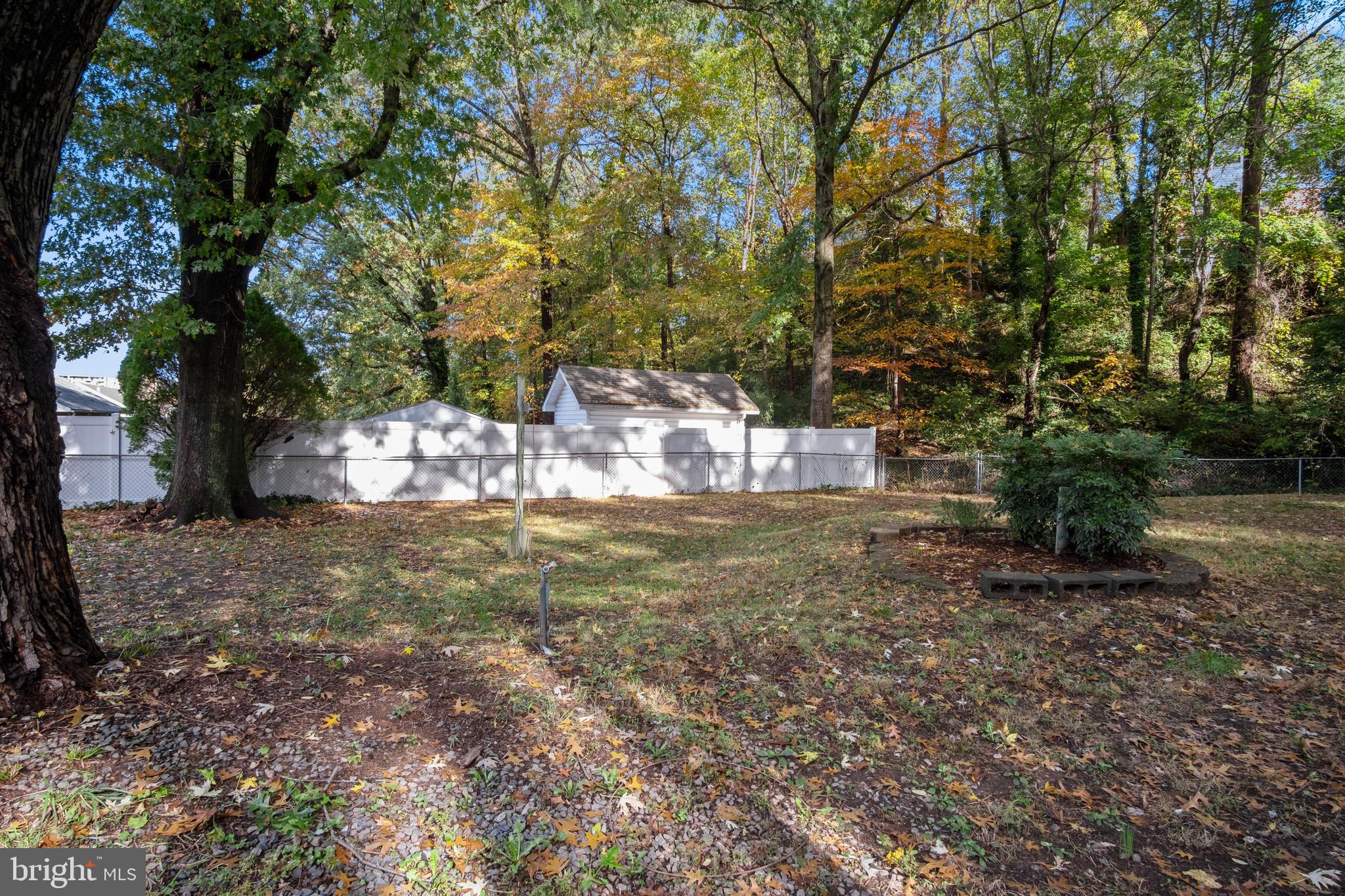 BARCROFT FOREST - Residential