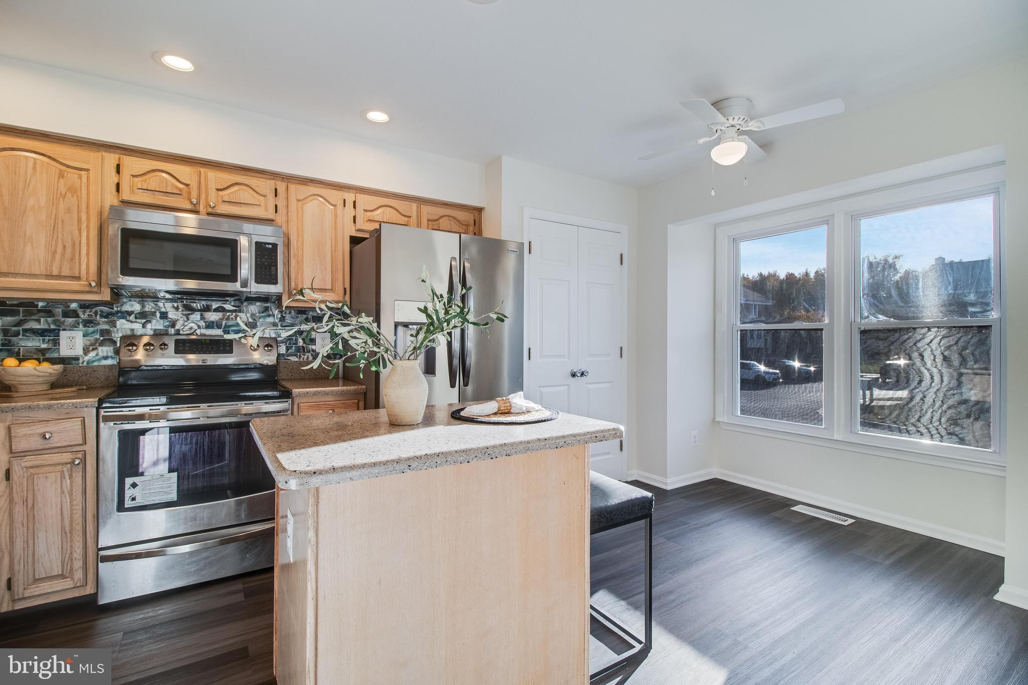 SEVEN OAKS - Residential