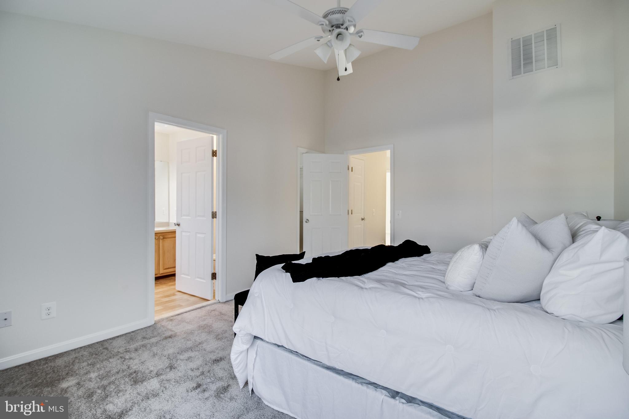 SEVEN OAKS - Residential