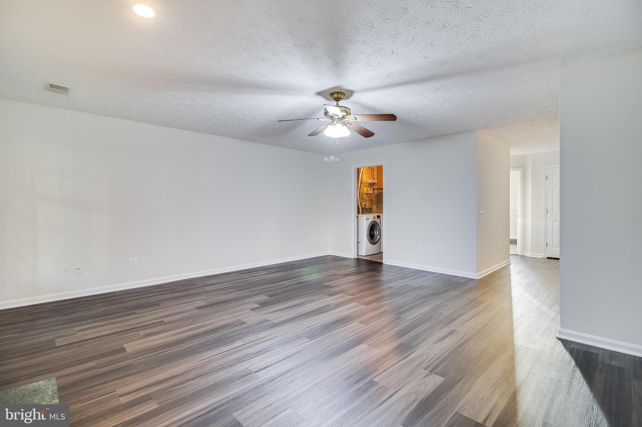 SEVEN OAKS - Residential