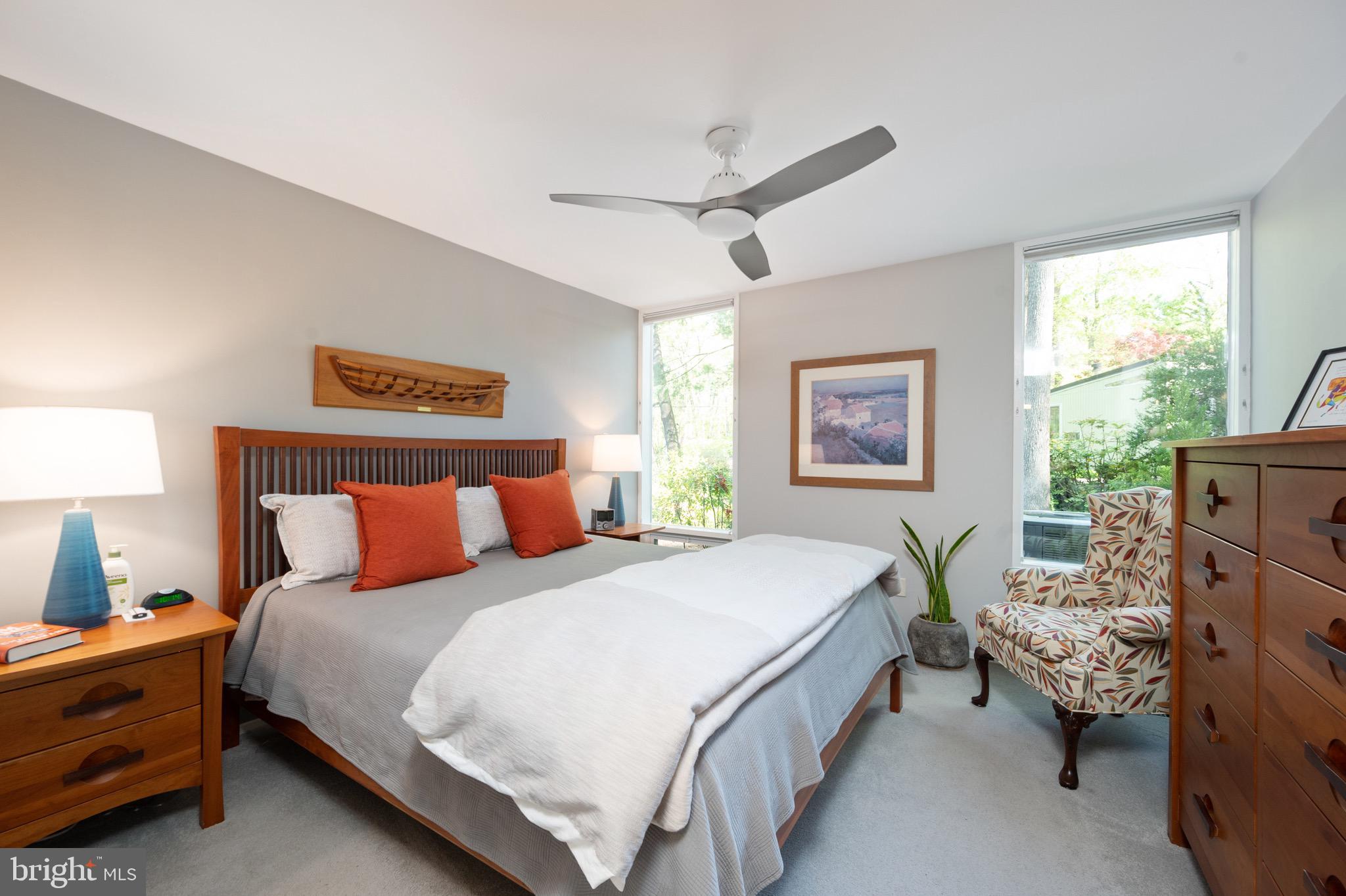 HOLLIN HILLS - Residential