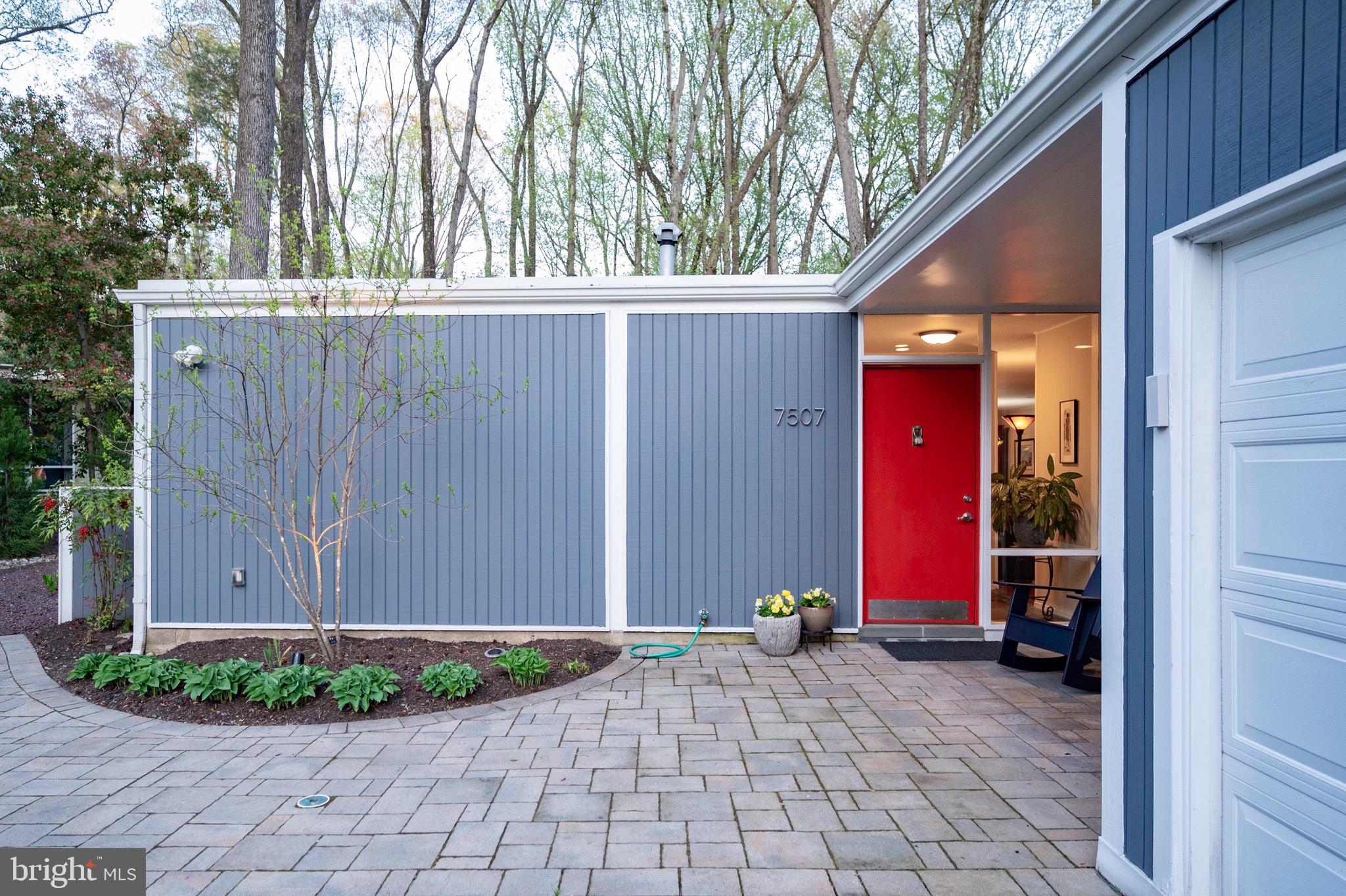 HOLLIN HILLS - Residential