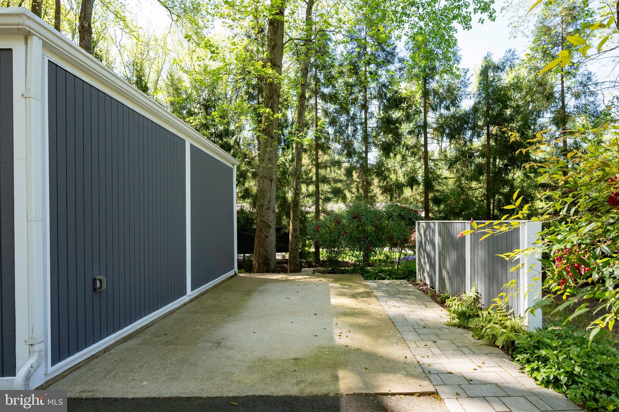 HOLLIN HILLS - Residential