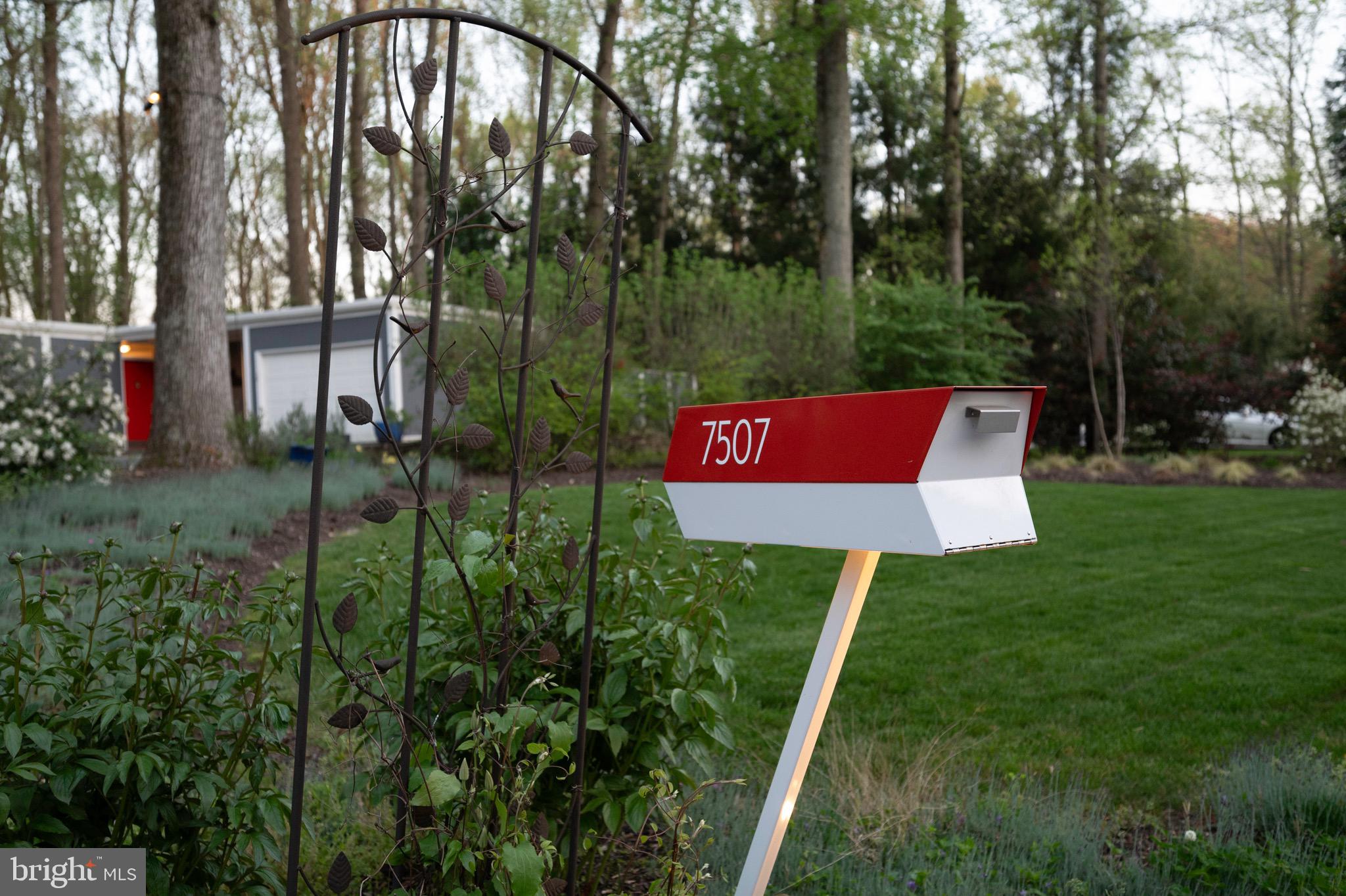 HOLLIN HILLS - Residential