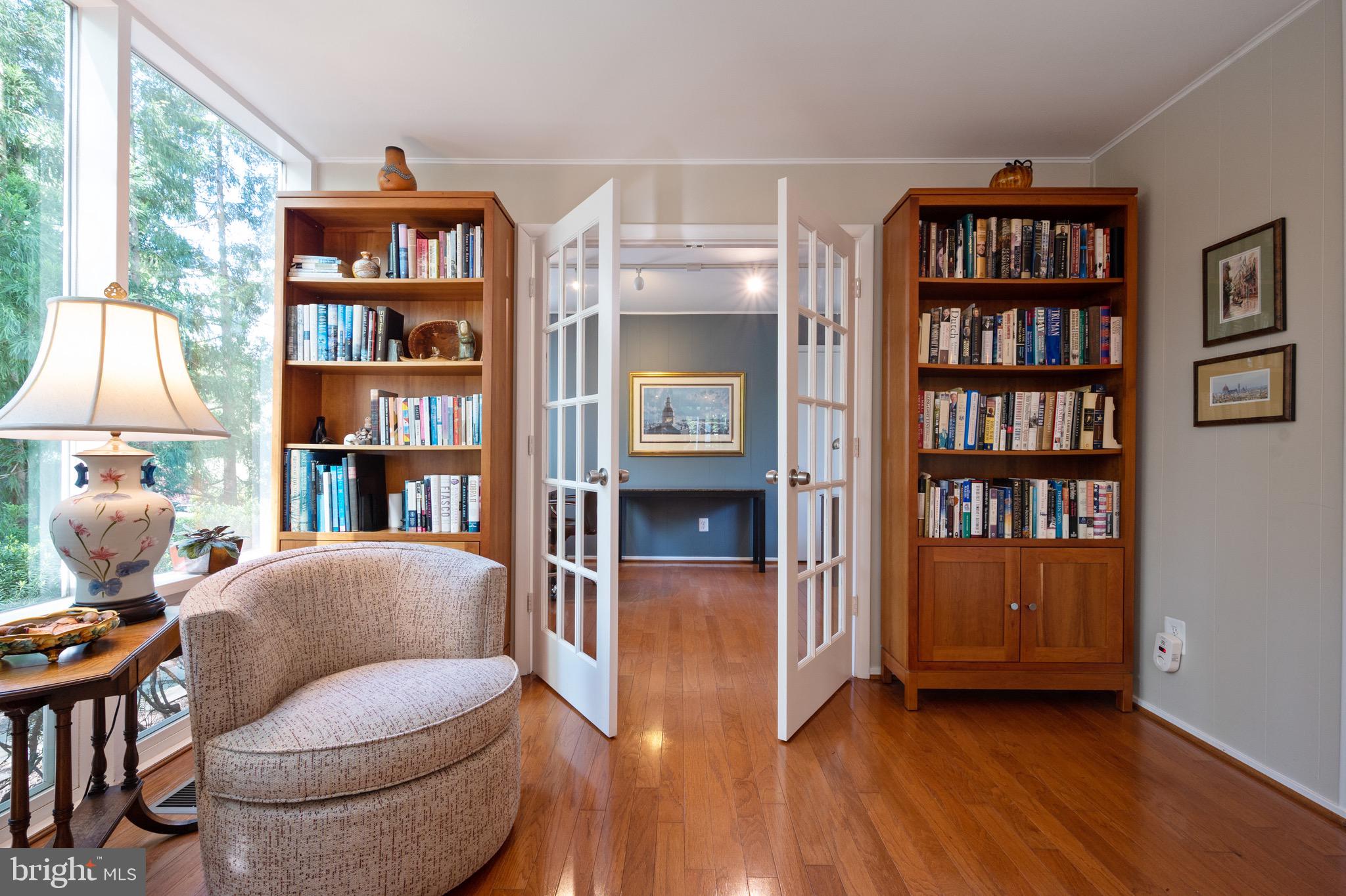 HOLLIN HILLS - Residential