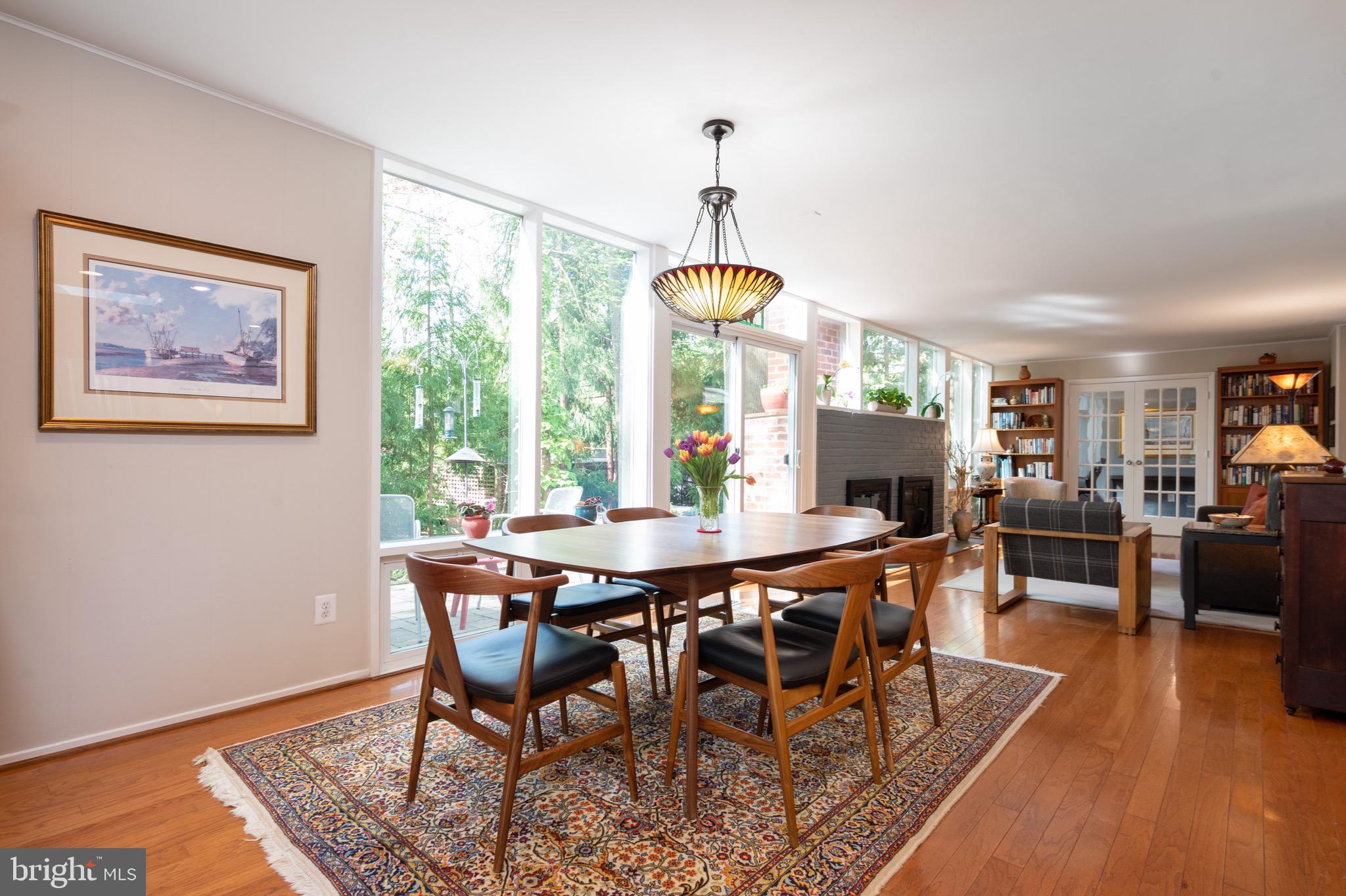 HOLLIN HILLS - Residential