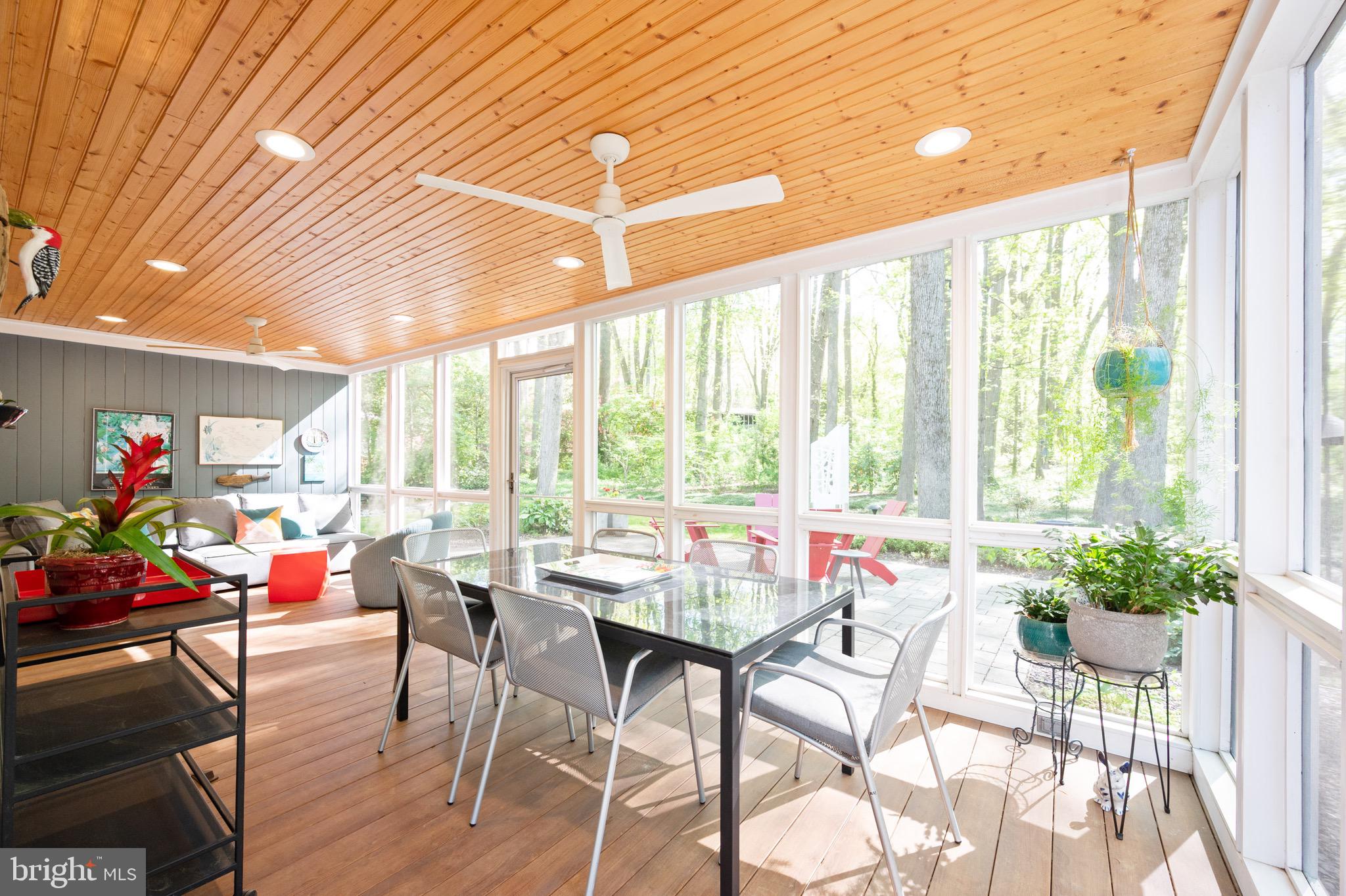 HOLLIN HILLS - Residential