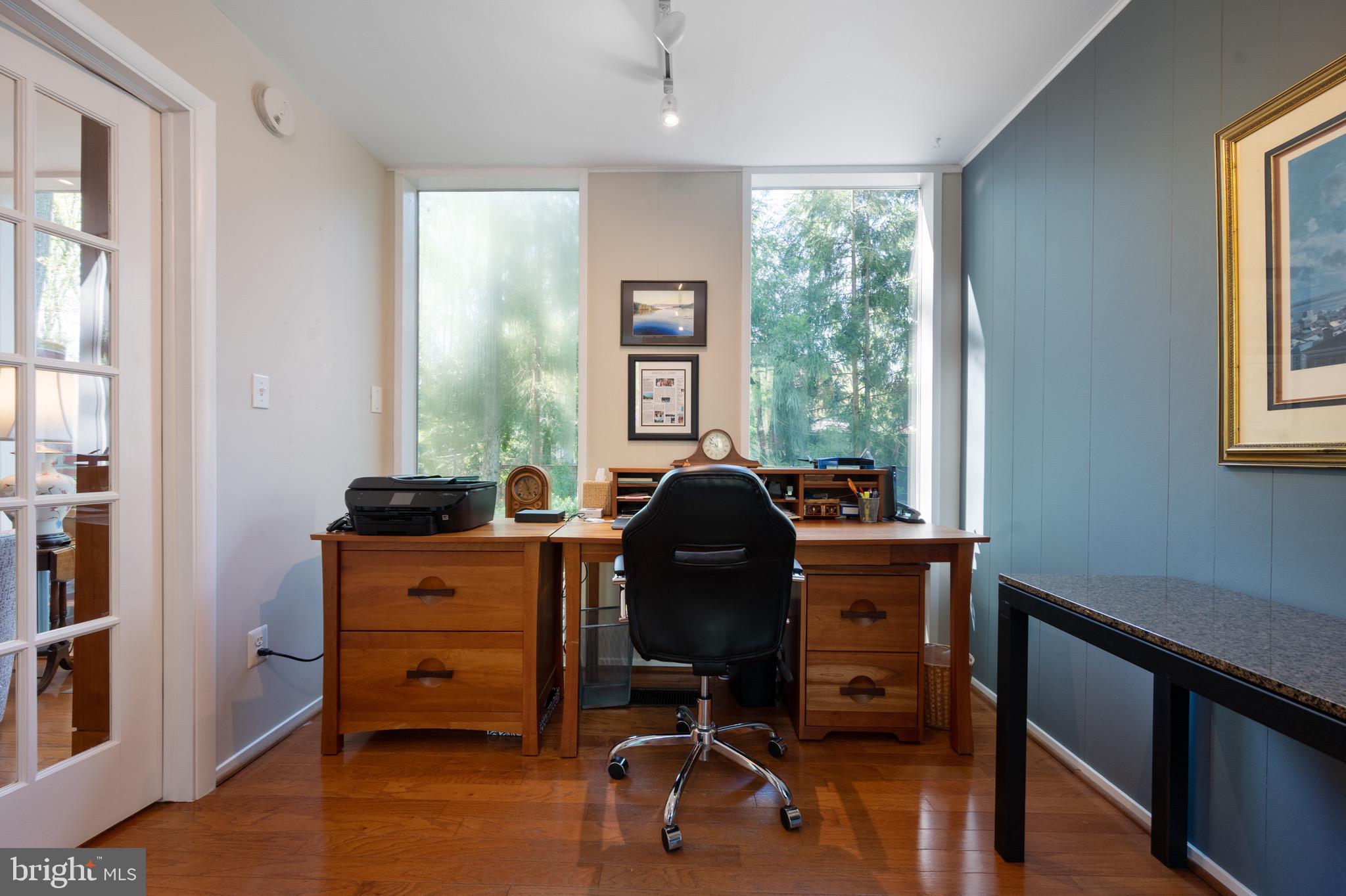 HOLLIN HILLS - Residential