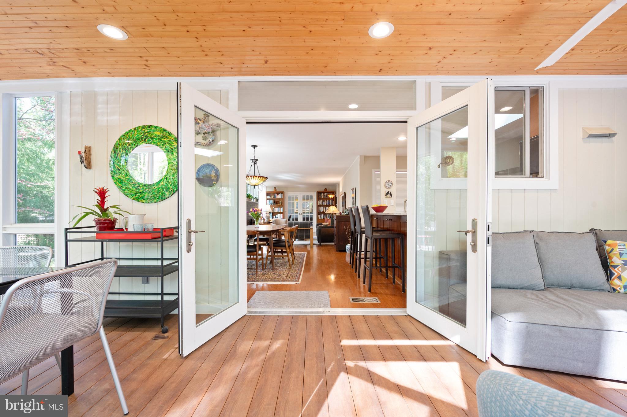 HOLLIN HILLS - Residential