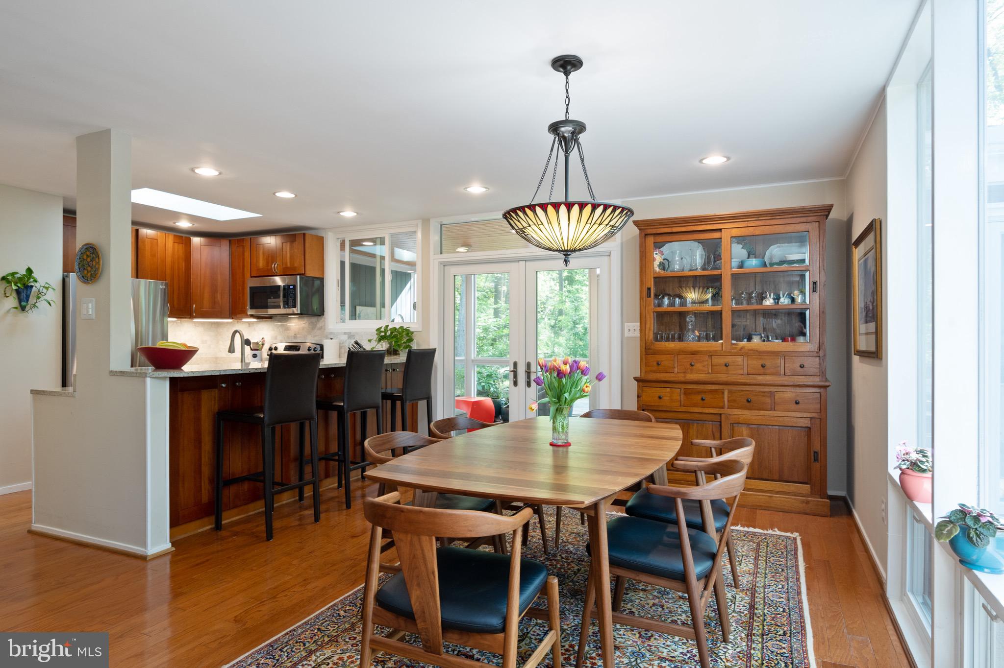 HOLLIN HILLS - Residential