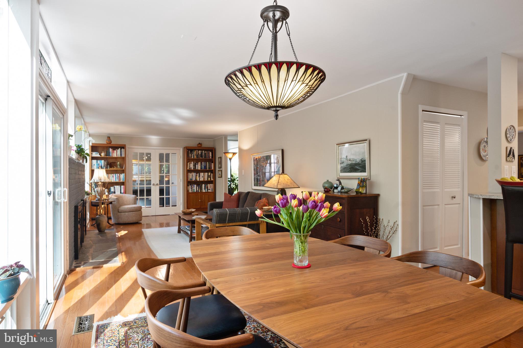 HOLLIN HILLS - Residential