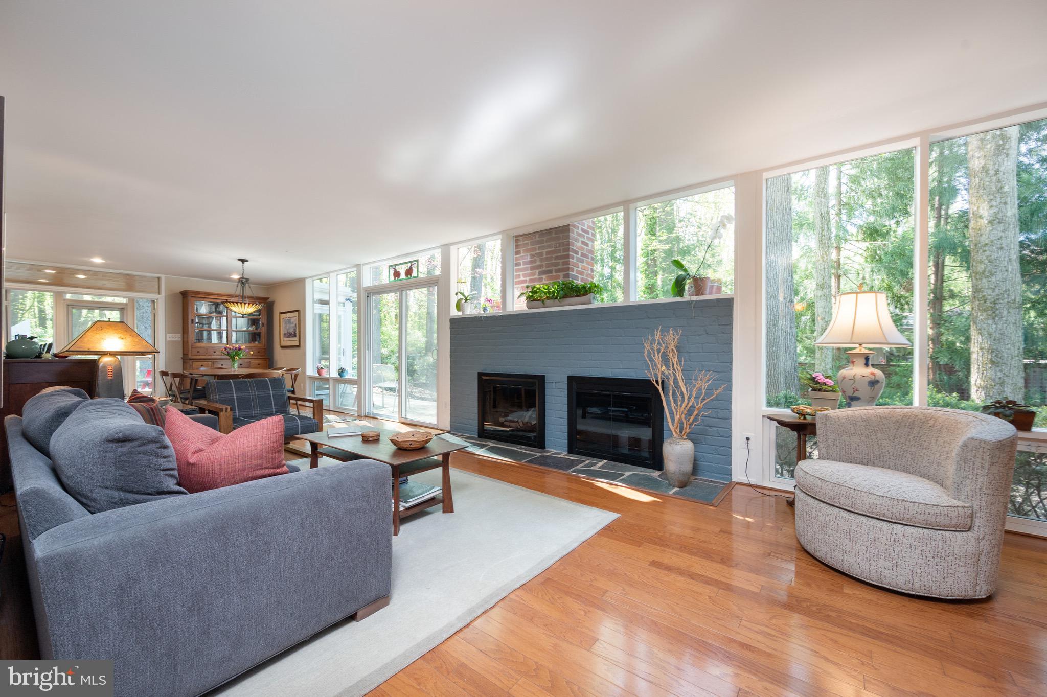 HOLLIN HILLS - Residential