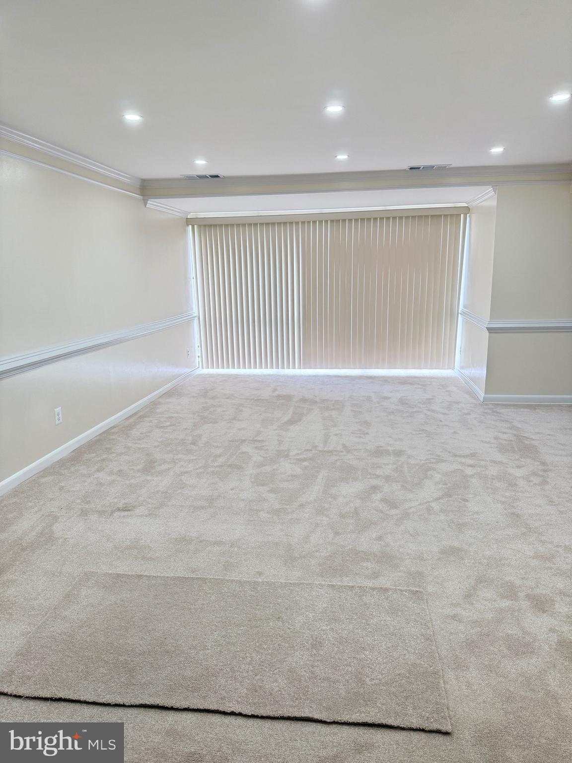 MONTGOMERY VILLAGE - Residential Lease