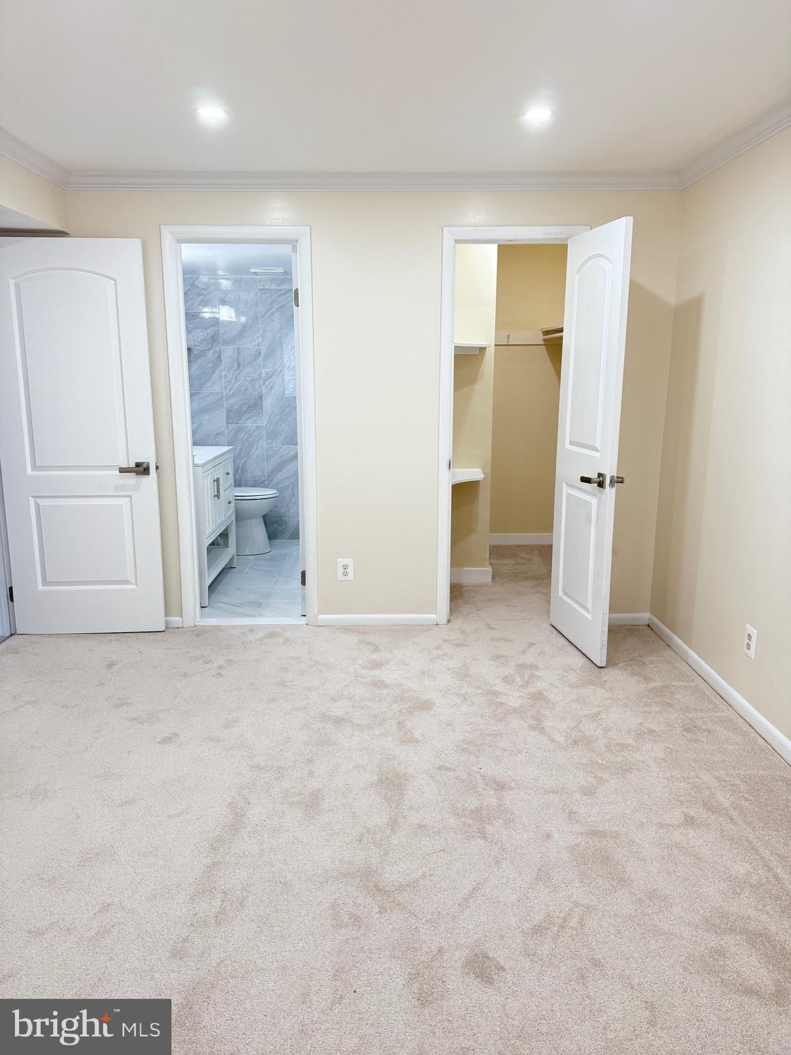 MONTGOMERY VILLAGE - Residential Lease