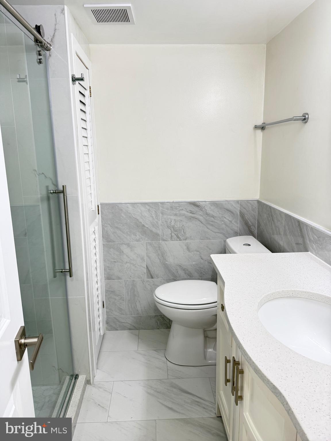 MONTGOMERY VILLAGE - Residential Lease