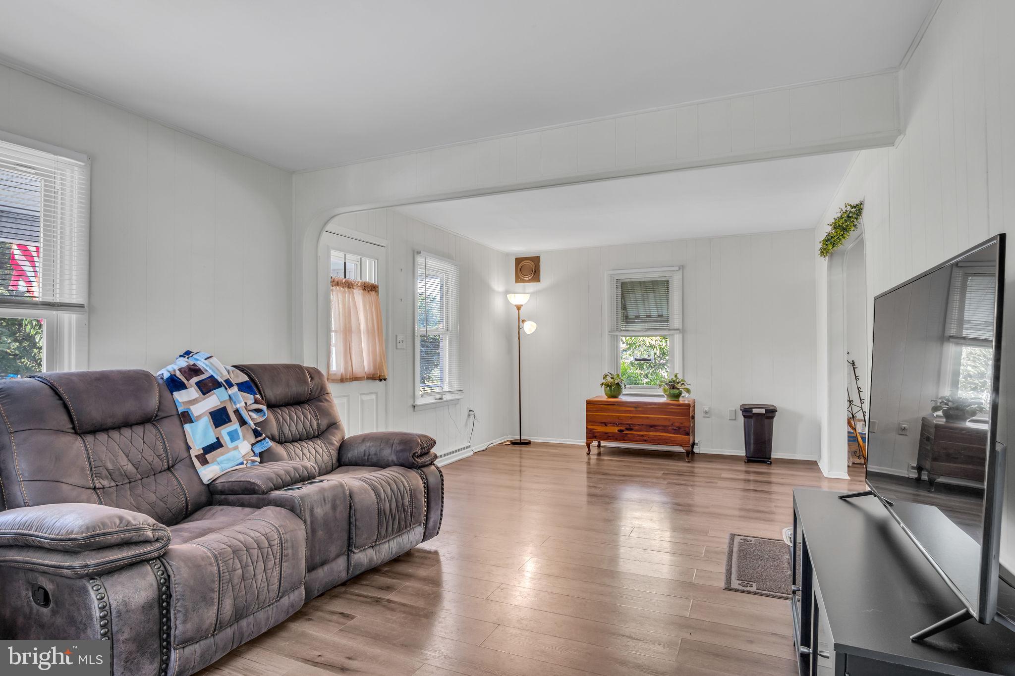 12227 SNYDER AVENUE