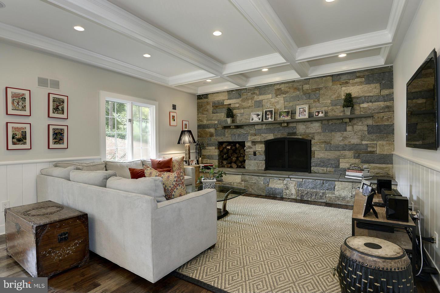 BANNOCKBURN ESTATES - Residential