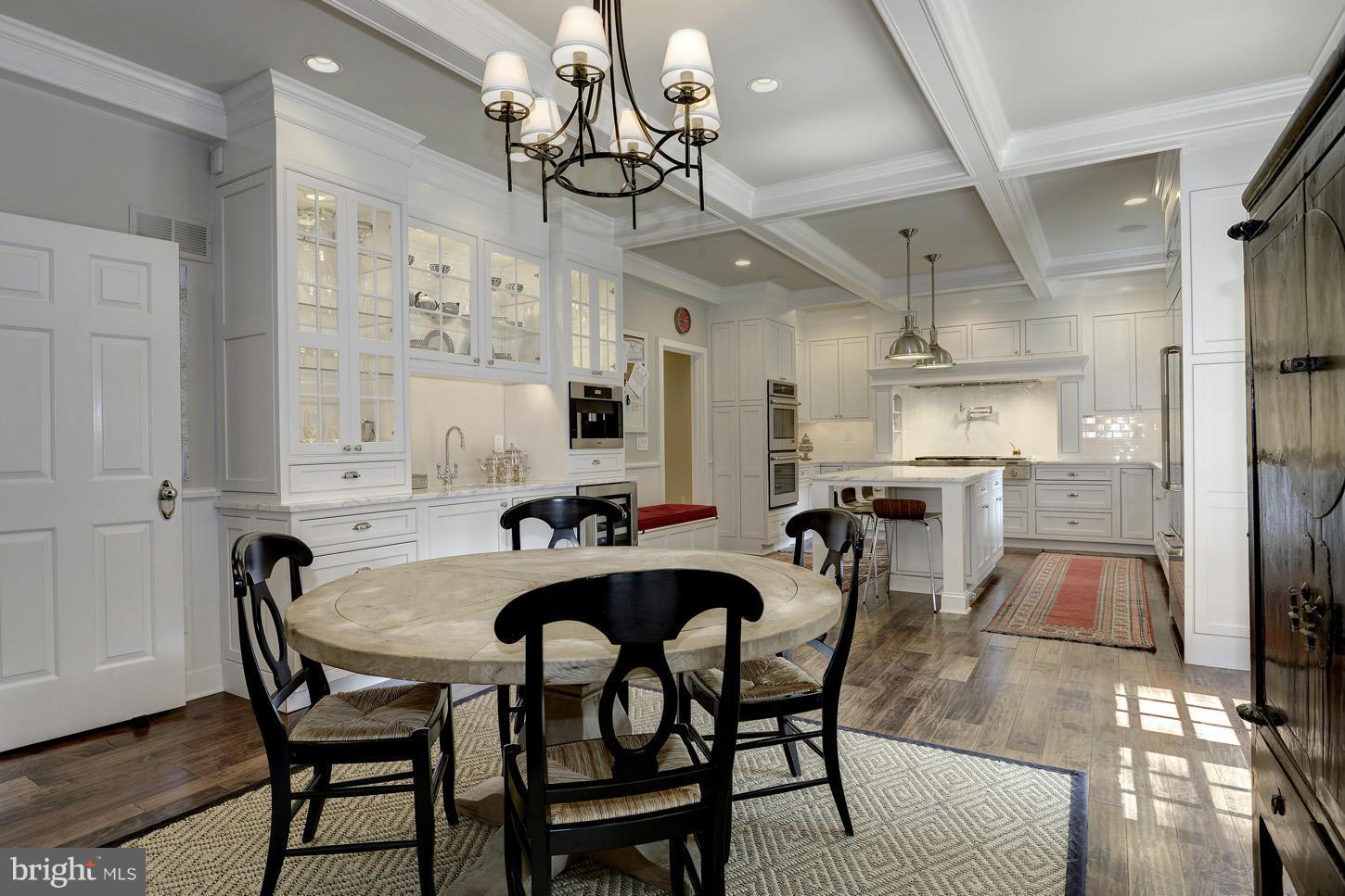 BANNOCKBURN ESTATES - Residential