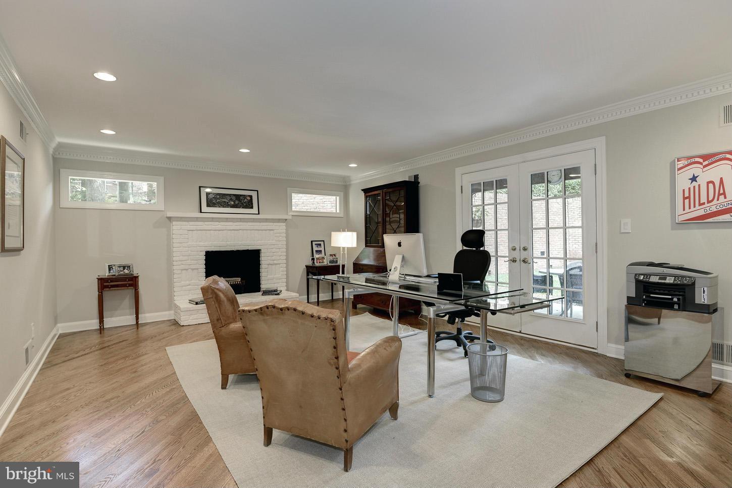 BANNOCKBURN ESTATES - Residential