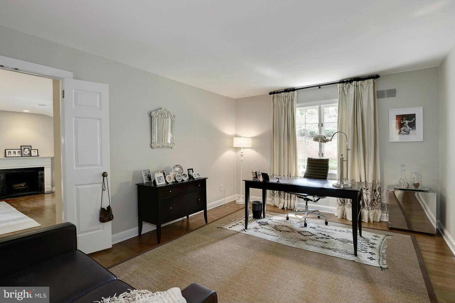 BANNOCKBURN ESTATES - Residential