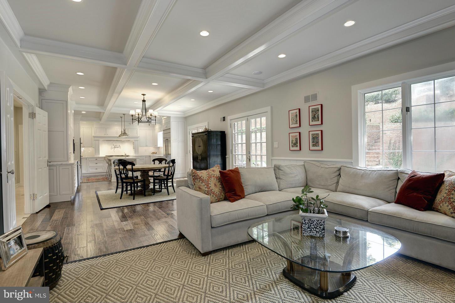 BANNOCKBURN ESTATES - Residential