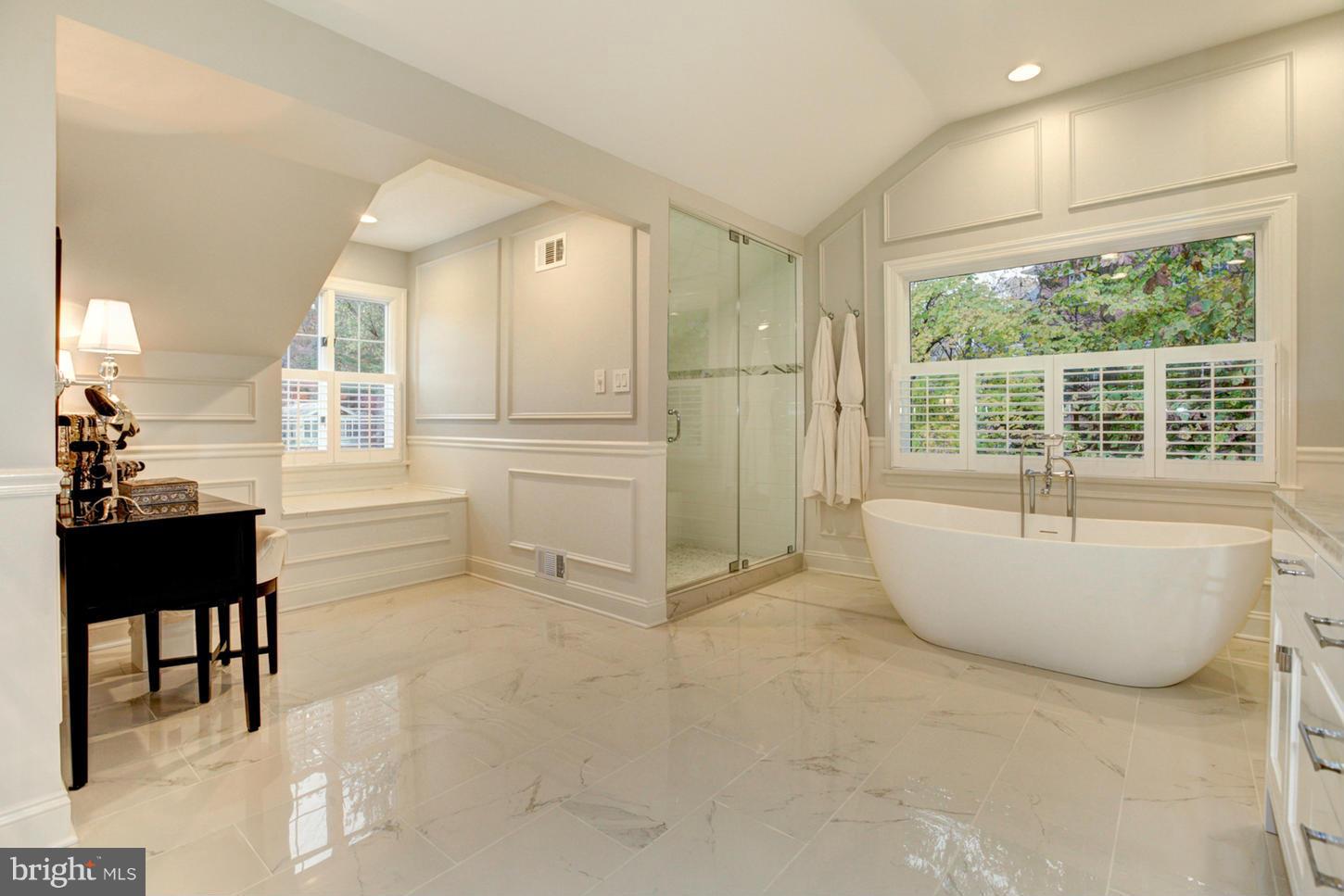 BANNOCKBURN ESTATES - Residential