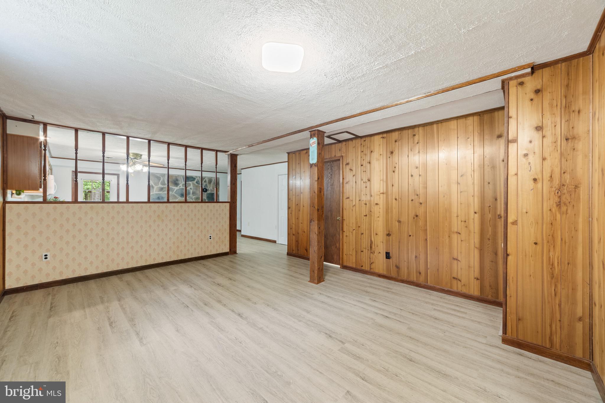 WATERLOO WOODS - Residential