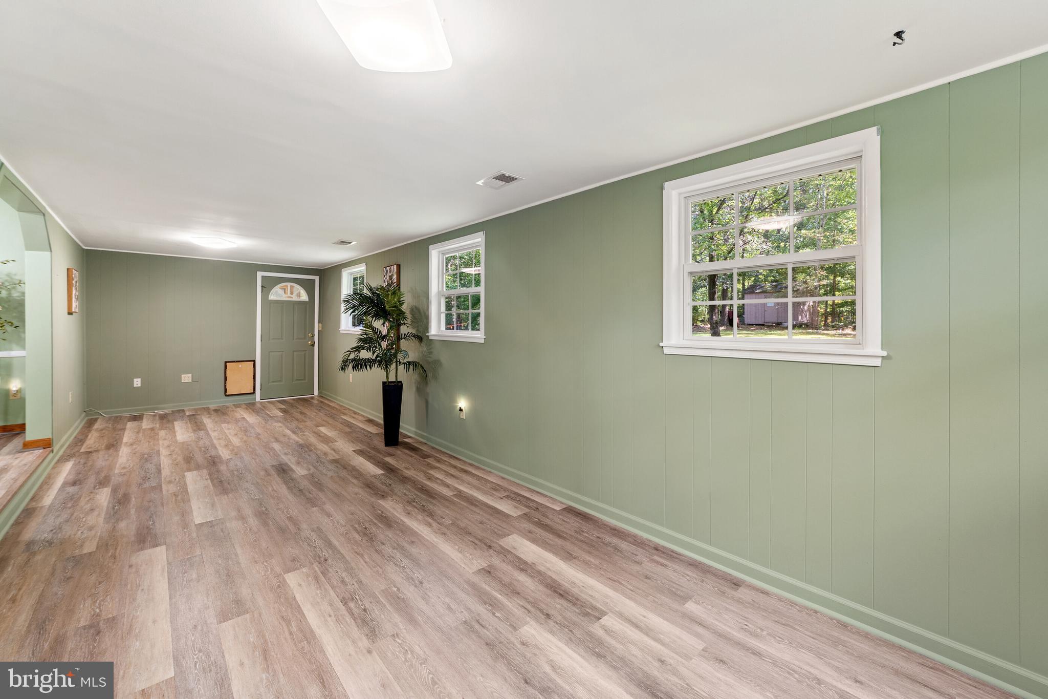 WATERLOO WOODS - Residential