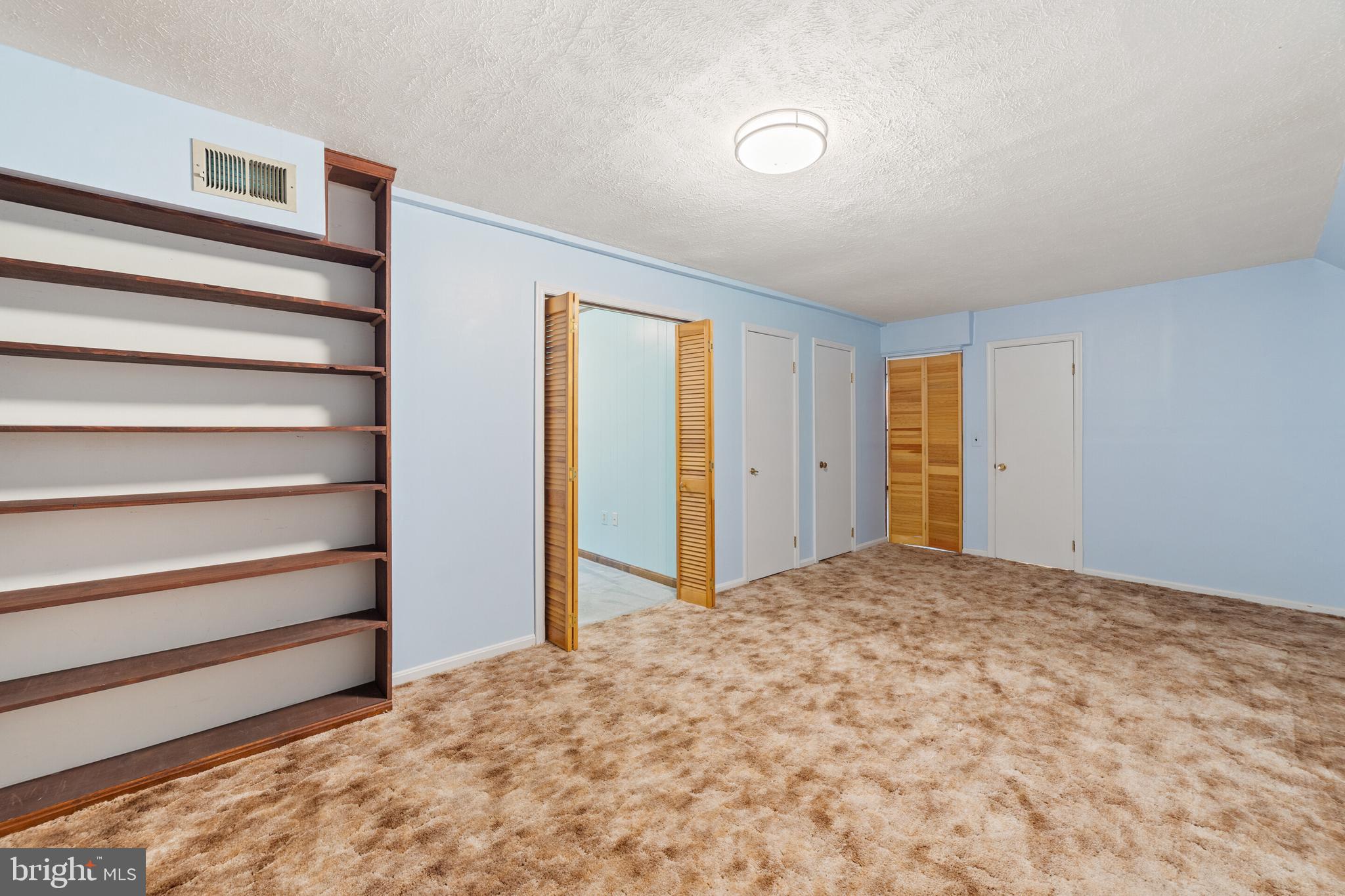 WATERLOO WOODS - Residential