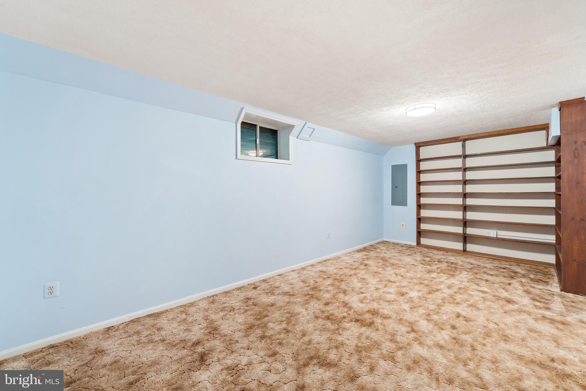 WATERLOO WOODS - Residential