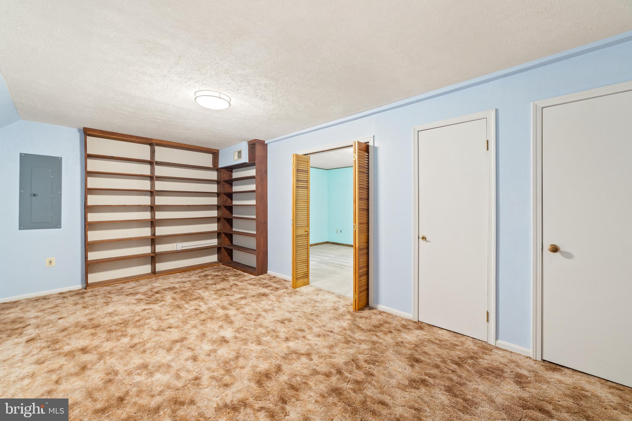 WATERLOO WOODS - Residential