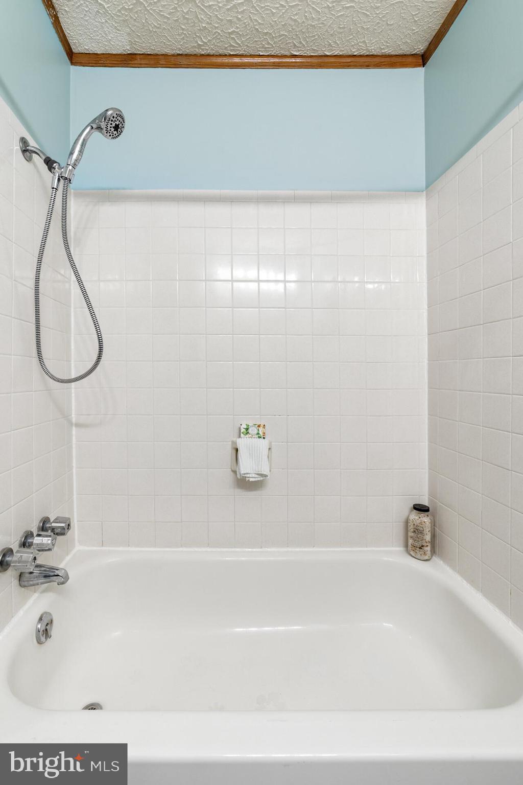 WATERLOO WOODS - Residential