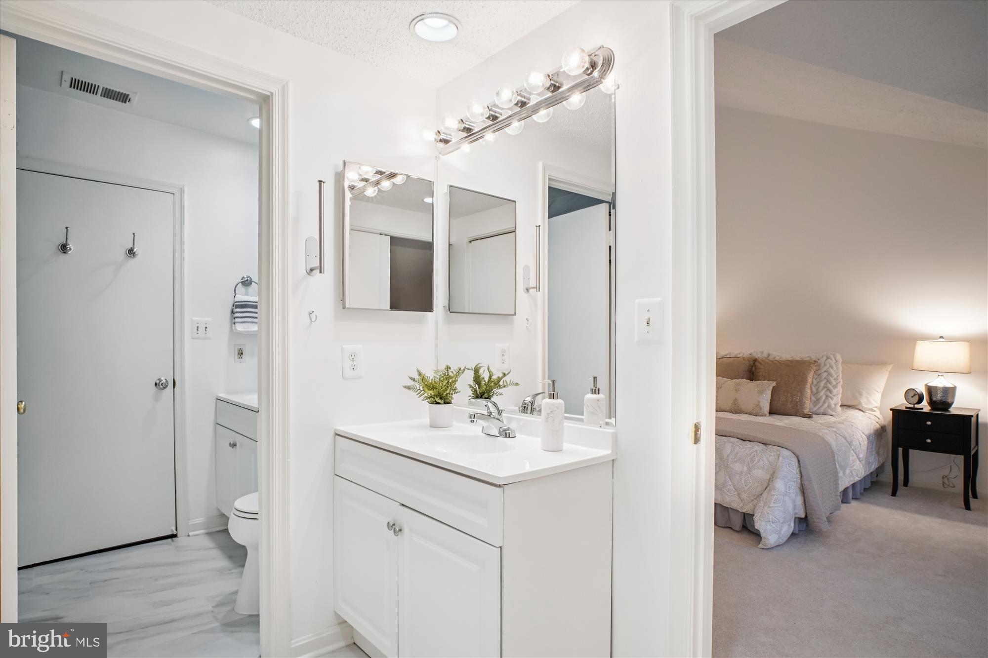 THE COVE - Residential