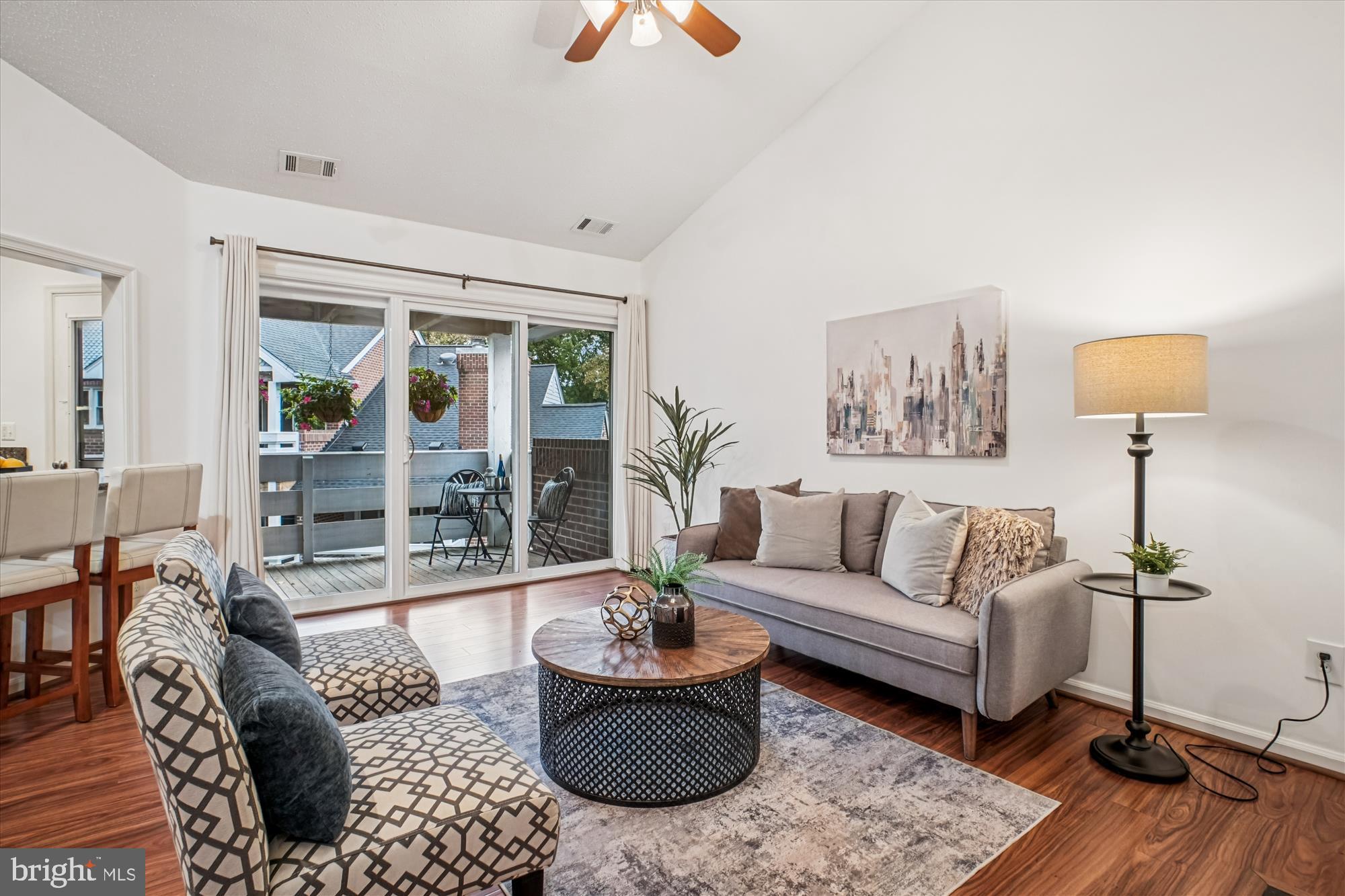 THE COVE - Residential